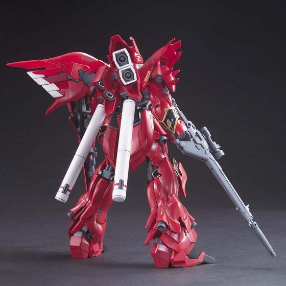 HGUC Sinanju montado en vista trasera con propulsores y armamento.