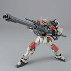 MG Buster Gundam en pose de disparo con los dos cañones combinados.
