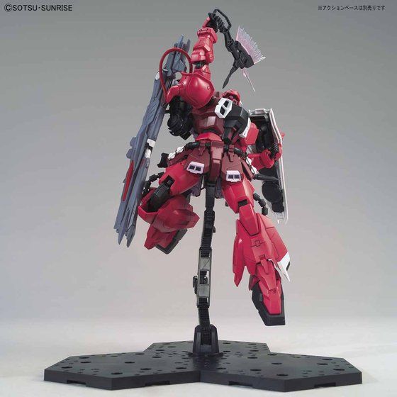 MG Gunner Zaku Warrior Lunamaria en pose aérea con Beam Tomahawk; peana vendida por separado.