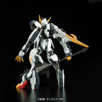 Vista trasera del Full Mechanics Gundam Barbatos Lupus Rex montado.