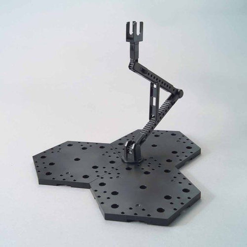Action Base 4 Black montada con tres plataformas hexagonales y brazo articulado;