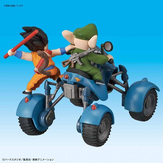 Dragon Ball Oolong Road Buggy, vista trasera del buggy con Oolong y Goku.