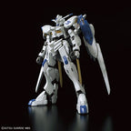 Full Mechanics Gundam Bael de Bandai: vista frontal en ángulo del modelo montado.