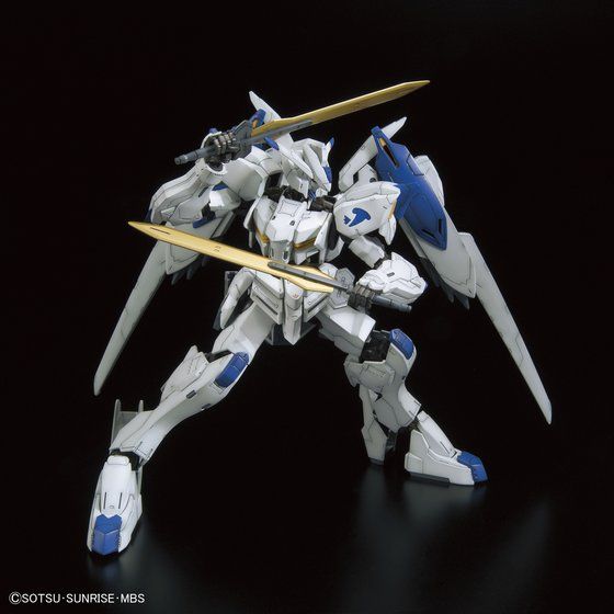 Full Mechanics Gundam Bael de Bandai: pose con sus dos espadas.