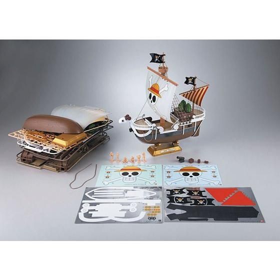 Going Merry de One Piece de Bandai: contenido del kit con piezas, figuras, adhesivos y barco montado.