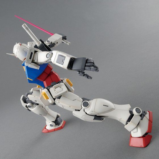 MG RX-78-02 Gundam The Origin de Bandai, vista 4.