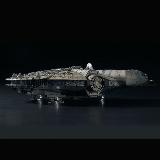 PG Millennium Falcon, vista lateral con tren de aterrizaje.