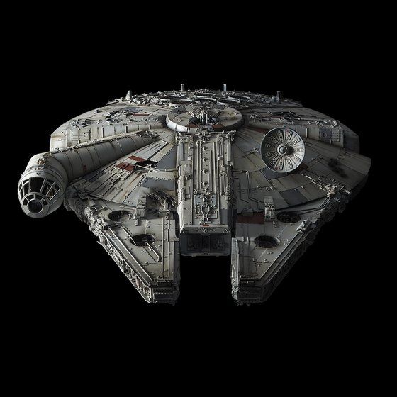 PG Millennium Falcon, vista frontal.