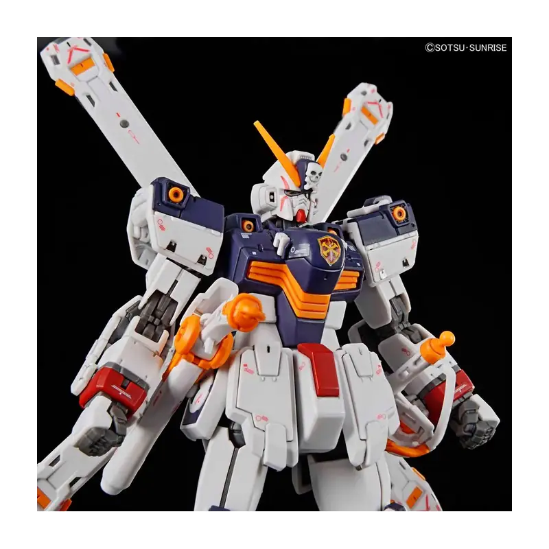 RG Crossbone Gundam X1 de Bandai, detalle frontal con Beam Zanber y Buster Gun.