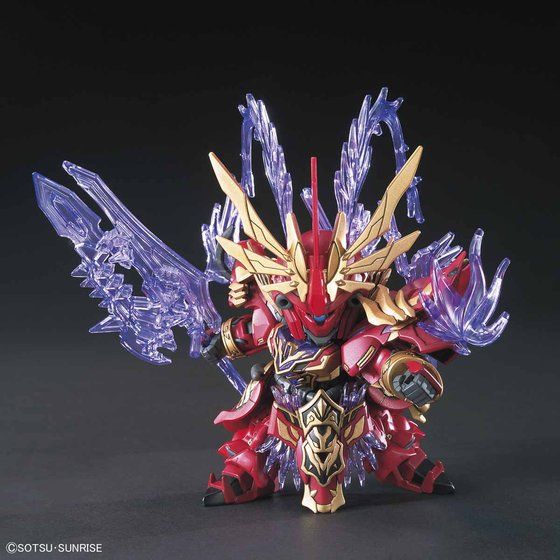 SD Lyu Bu Sinanju & Red Hare de Bandai. Vista en angulo de la armadura y el casco.